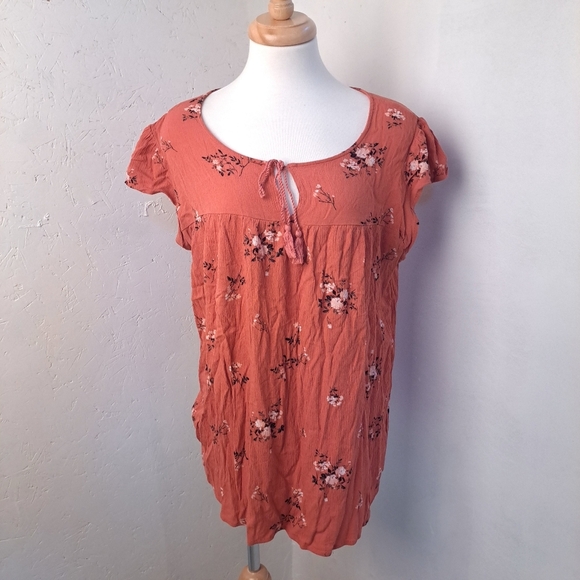 Denver Hayes | pink floral cute t shirt with front key hole tie up - Picture 6 of 14